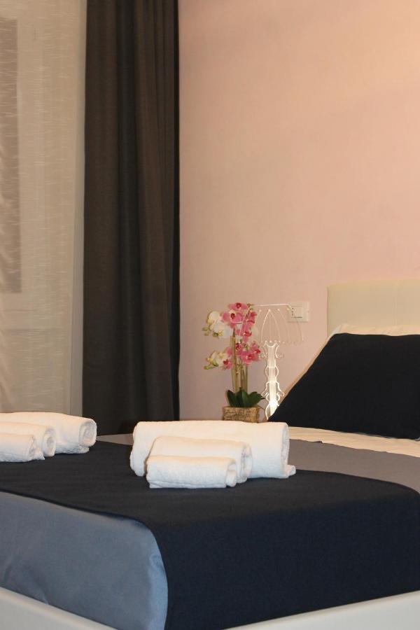 Hotel Little Rose Haven Roma Esterno foto